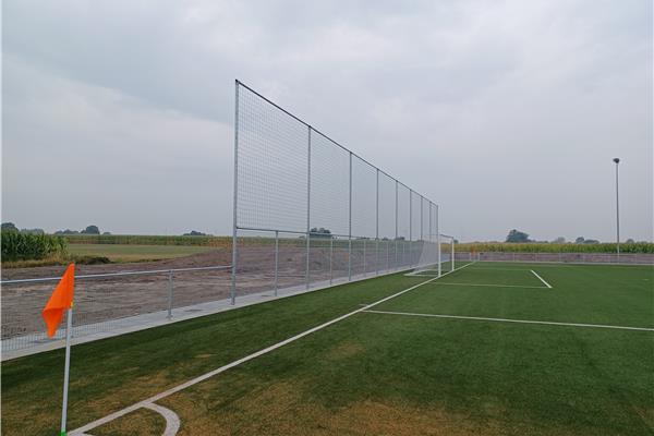 Aanleg kunstgras voetbalveld - Sportinfrabouw NV